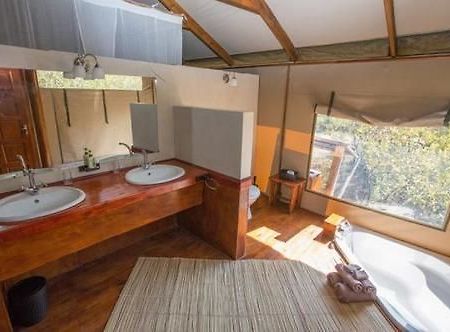 Lion Tree Top Lodge โฮดสปรูท ภายนอก รูปภาพ